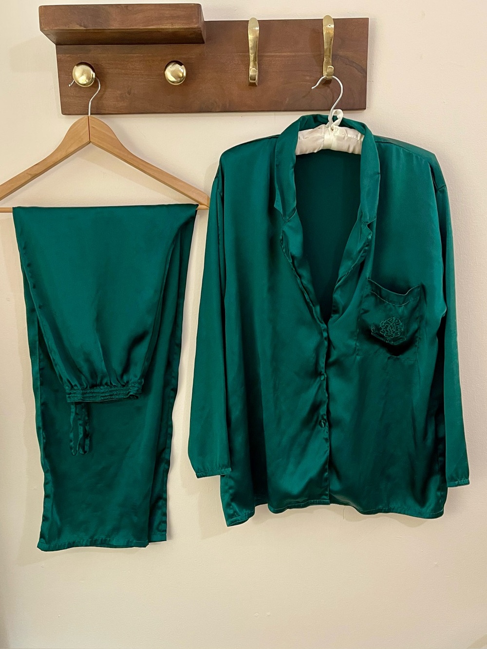 Vintage Victoria’s Secret Emerald Green Satin Pajama Set M Gold Label